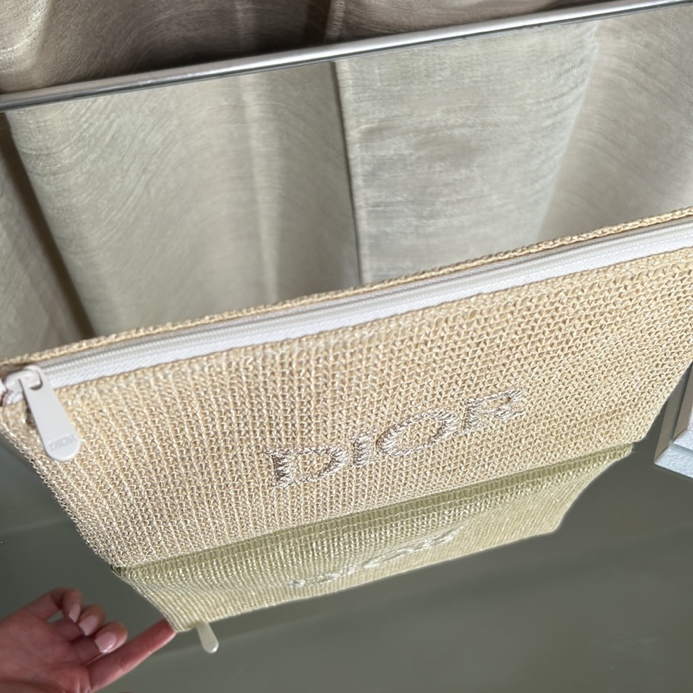 Dior Raffia Pouch - Picture 4 of 4